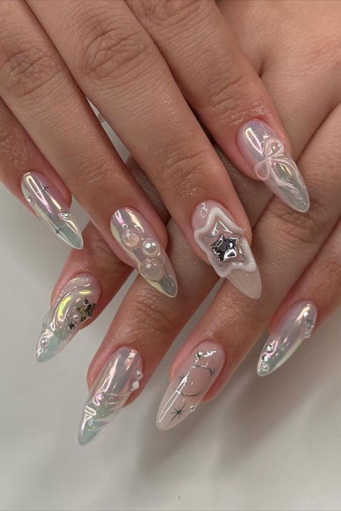 Mẫu tráng gương họa tiết 3D đầy tính nghệ thuật, tạo điểm nhấn phá cách và thời thượng. Ảnh: internet.