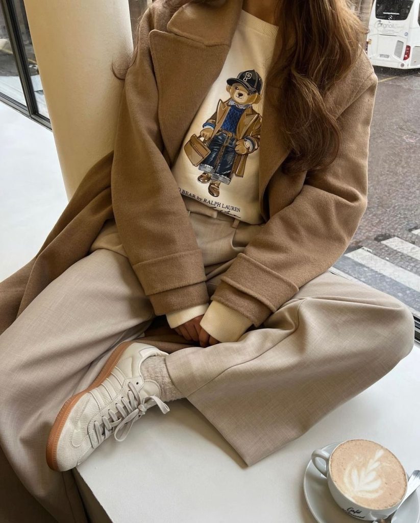 Hình ảnh chú gấu Teddy sang trọng, được khoác lên mình những trang phục thời thượng, đã trở thành một hiện tượng toàn cầu. Ảnh: internet.