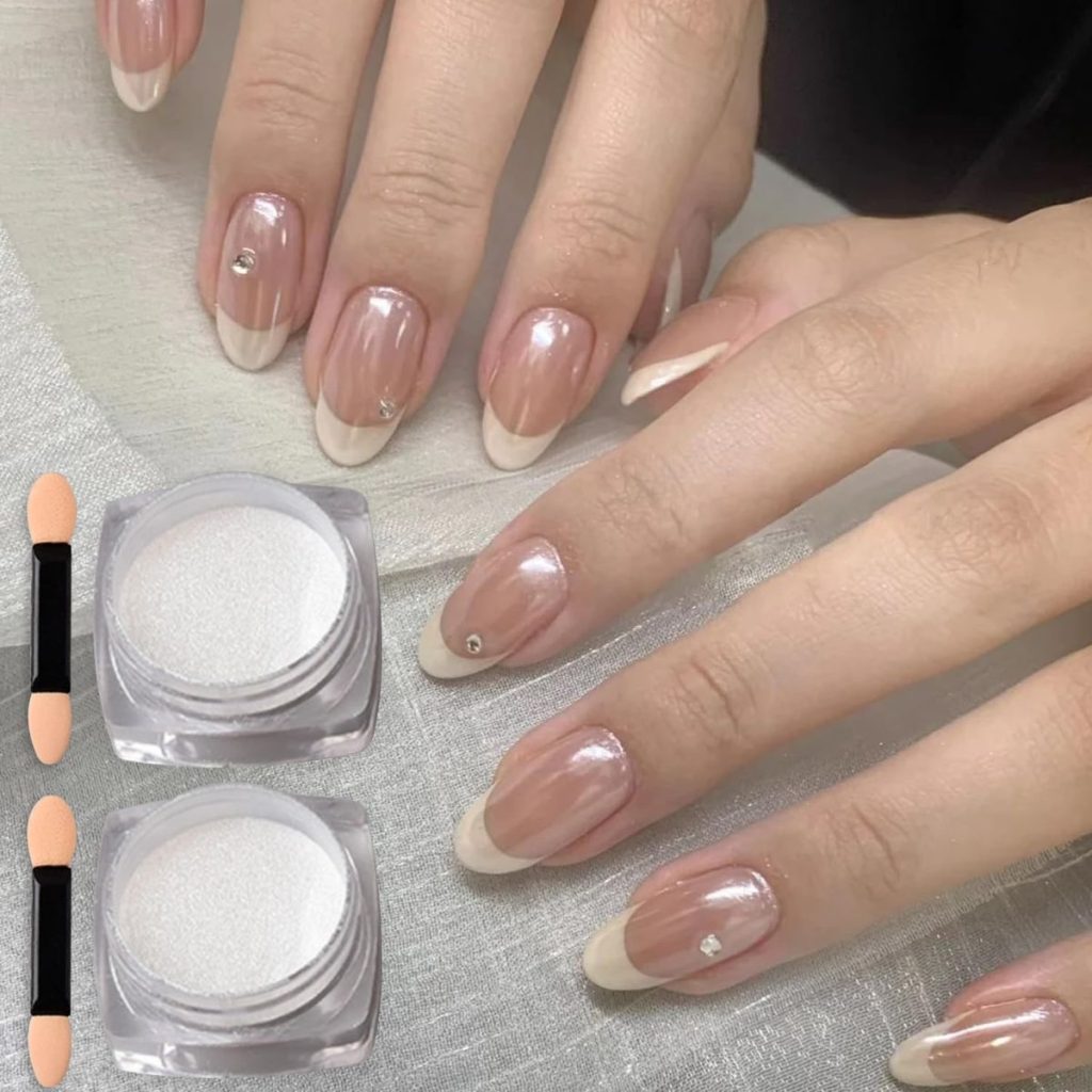 Kiểu French tráng gương mang lại vẻ ngoài cổ điển nhưng đầy sự nổi bật, là một biến thể tráng gương không thể bỏ qua. Ảnh: internet.