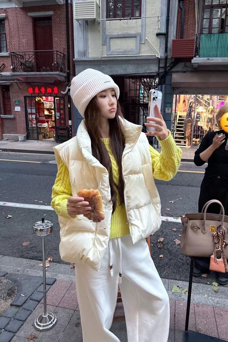 Đây là món đồ "cứu cánh" hoàn hảo cho những ngày thời tiết se lạnh hoặc chuyển mùa. Ảnh: internet.