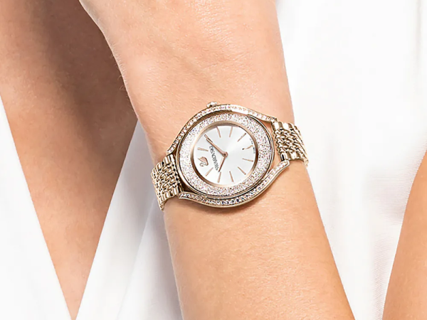 Đồng hồ pha lê Swarovski - Món quà tôn vinh khí chất thượng lưu