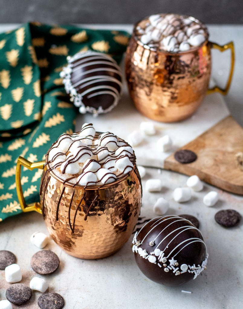 Chocolate bomb là gì mà khiến giới trẻ thích mê dịp Noel? Cách để có 1 ly chocolate bomb tại nhà hoàn hảo