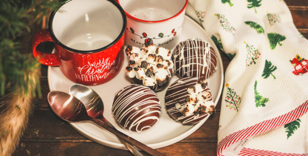 Chocolate bomb là gì mà khiến giới trẻ thích mê dịp Noel? Cách để có 1 ly chocolate bomb tại nhà hoàn hảo