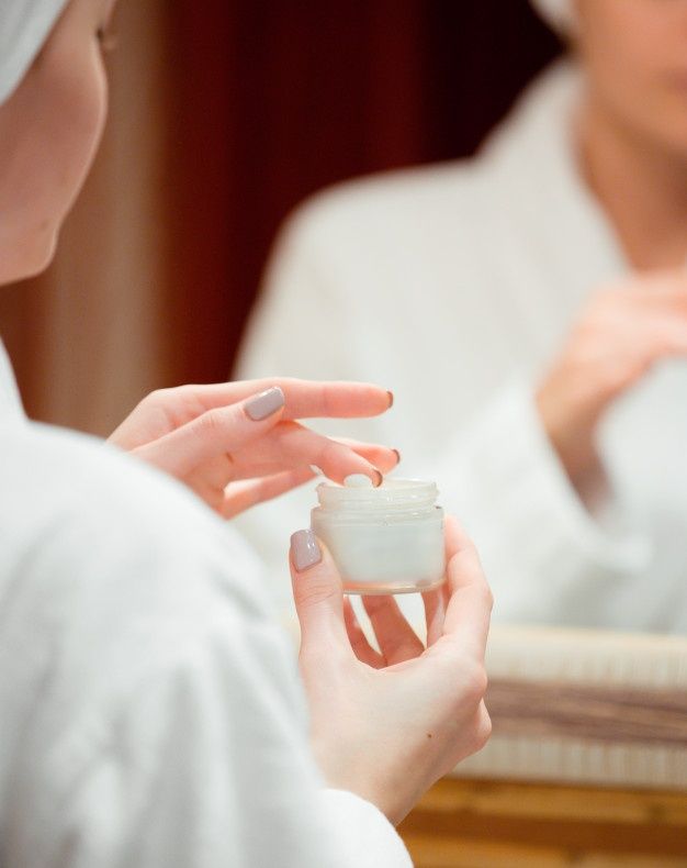 Đối với làn da đang treatment, hãy chọn loại kem dưỡng có kết cấu dạng gel-cream hoặc dạng cream. Ảnh: internet.