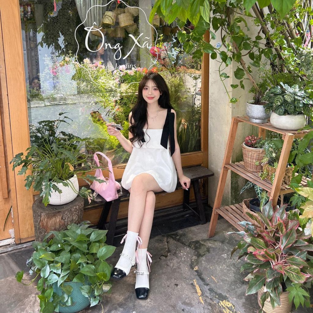 Học ngay cái outfit để biến những buổi đi cafe cuối tuần của bạn thành những bức ảnh triệu like trên MXH. Ảnh: internet.