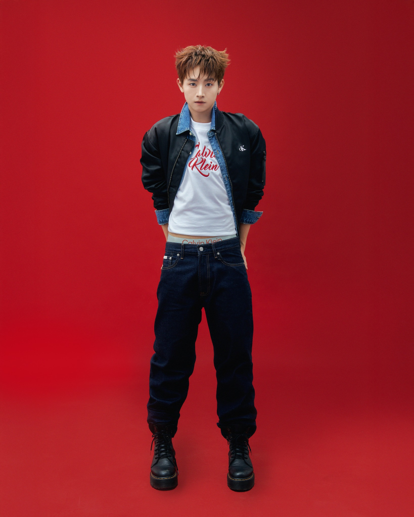 "Anh trai" CONGB chào năm mới với bộ ảnh thời trang đúng chất streetwear cùng Calvin Klein