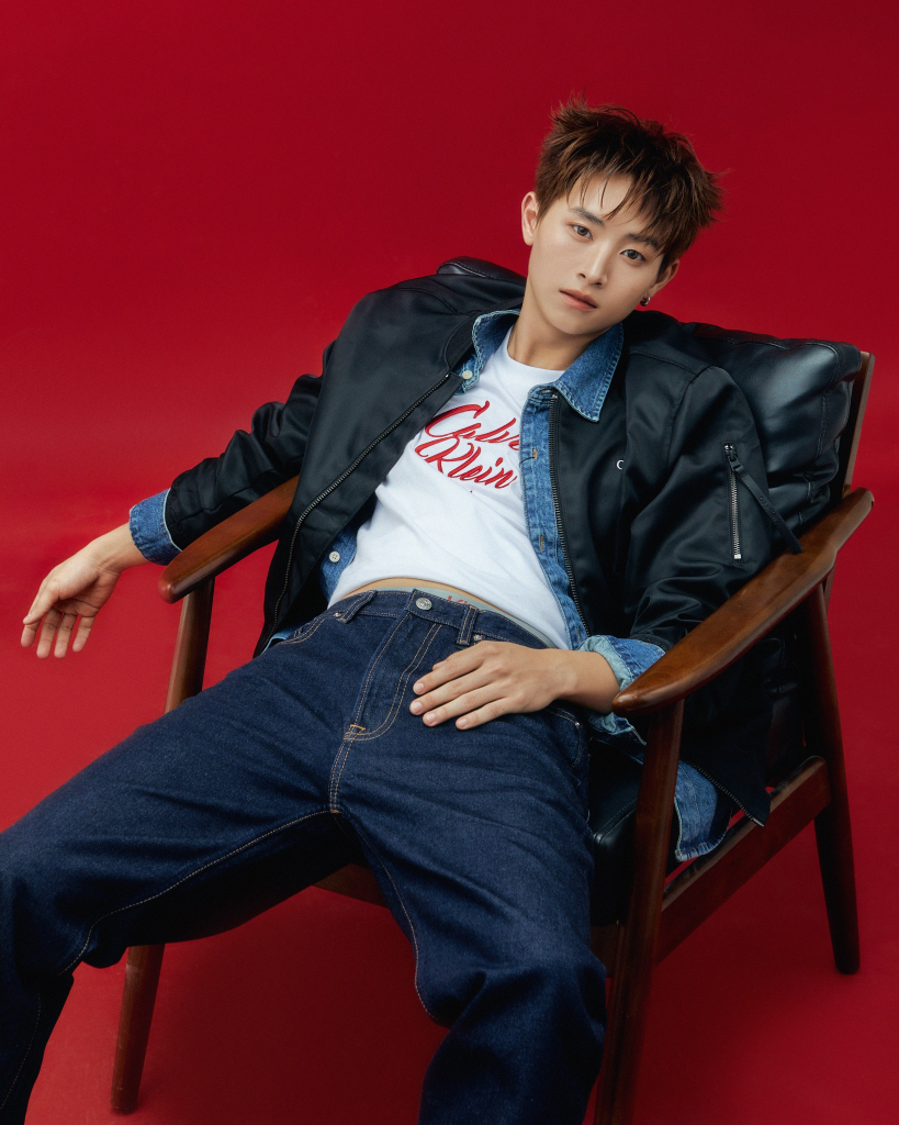 "Anh trai" CONGB chào năm mới với bộ ảnh thời trang đúng chất streetwear cùng Calvin Klein