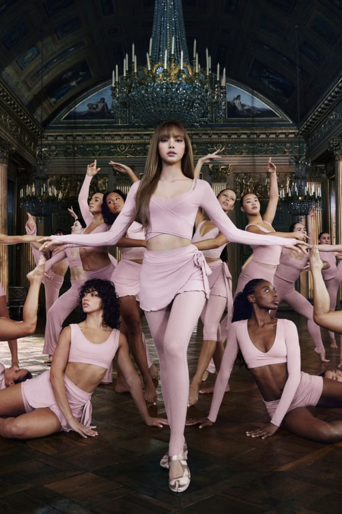 LISA (BLACKPINK) hóa "thiên nga ballet" quyến rũ hút hồn trong clip quảng bá NikeSKIMS