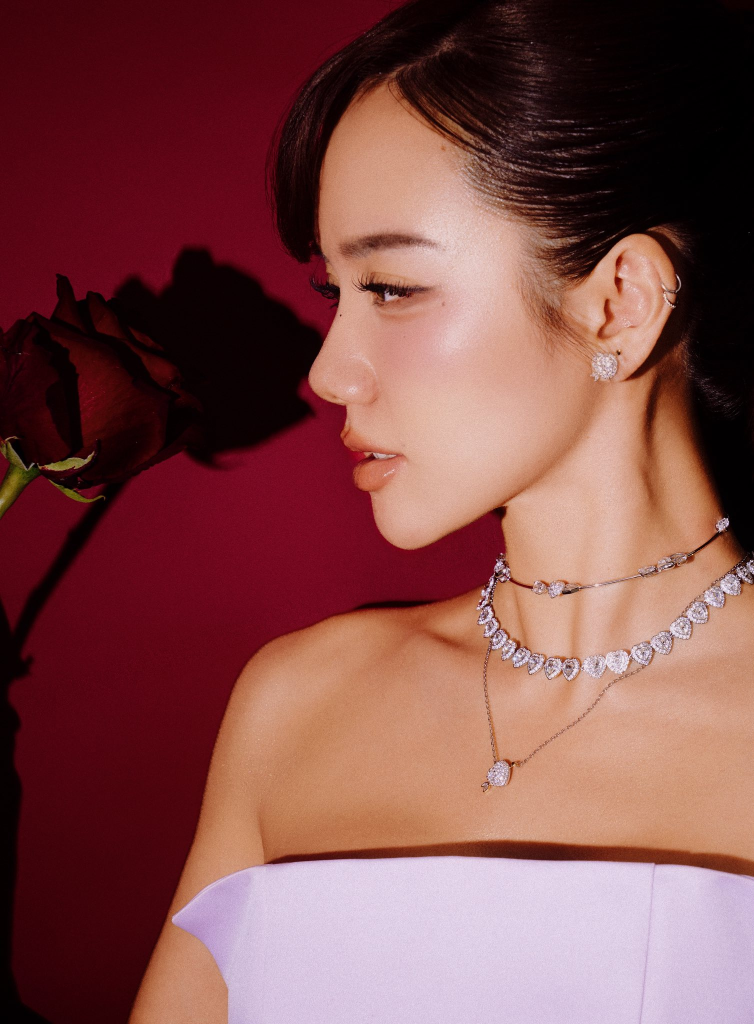 Loạt mỹ nhân Việt chọn trang sức Swarovski để bừng sáng diện mạo cho năm mới (Hòa Minzy, Kiều Anh, Phương Ly, Ciin)