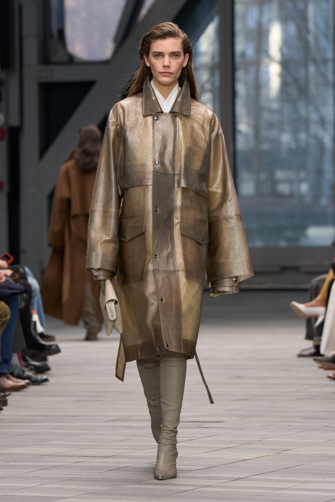 Bộ sưu tập Calvin Klein Thu 2026: Tinh thần tối giản tạo nên dấu ấn quyền lực