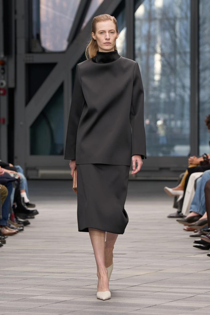 Bộ sưu tập Calvin Klein Thu 2026: Tinh thần tối giản tạo nên dấu ấn quyền lực