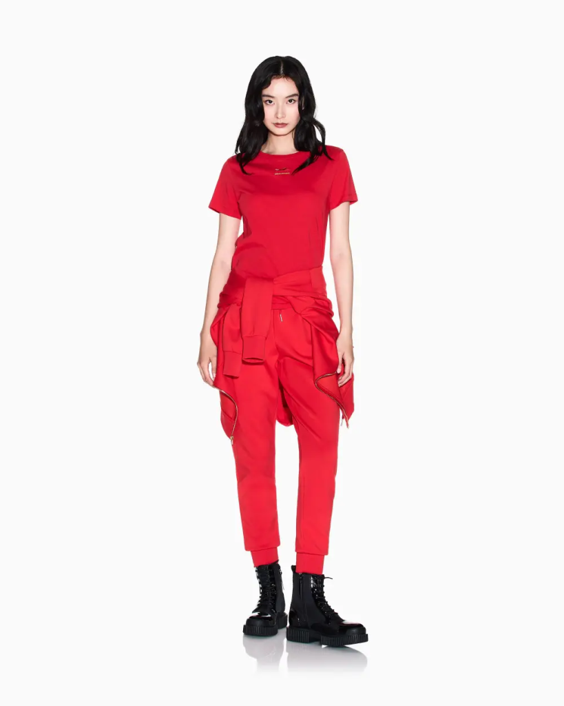 Gợi ý các item màu đỏ đẳng cấp từ Armani Exchange mang đến năng lượng may mắn cho năm Bính Ngọ 2026