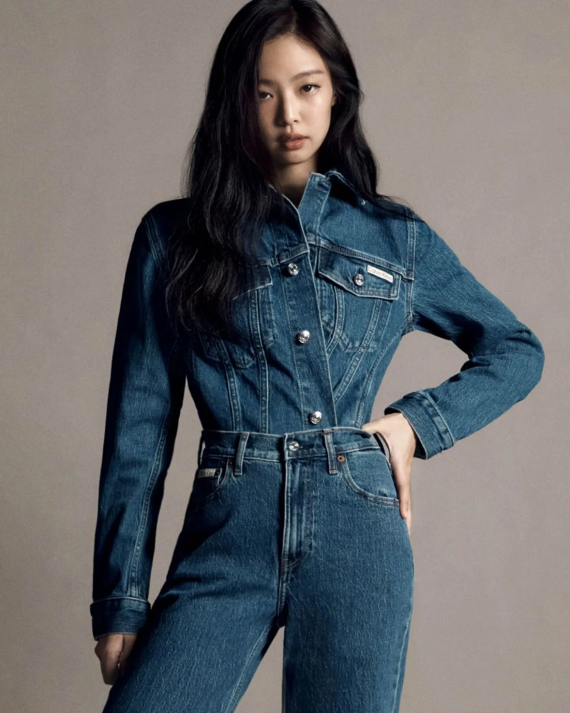 Ảnh: JENNIE x Calvin Klein