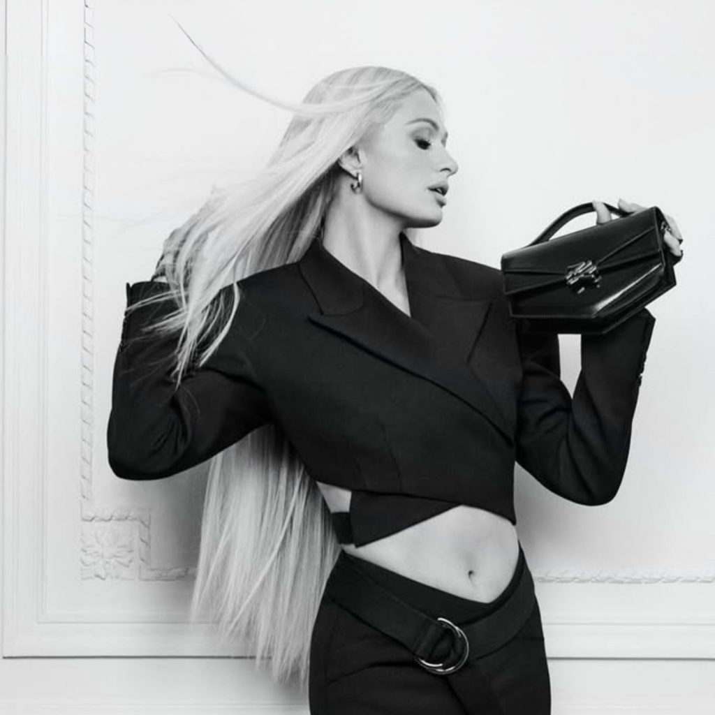 Paris Hilton trong chiến dịch Xuân Hè 2026 của Karl Lagerfeld. Ảnh: Karl Lagerfeld