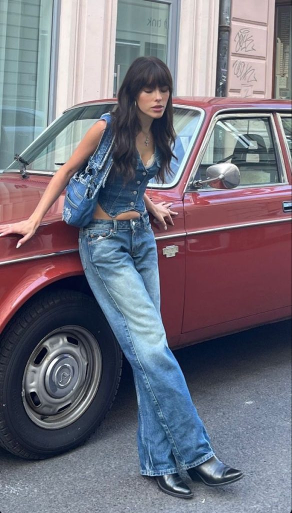 Kể từ khi ra đời, quần jeans của hãng luôn giữ vững vị thế "độc tôn" nhờ khả năng tôn vinh những đường cong của phái đẹp. Ảnh: internet.