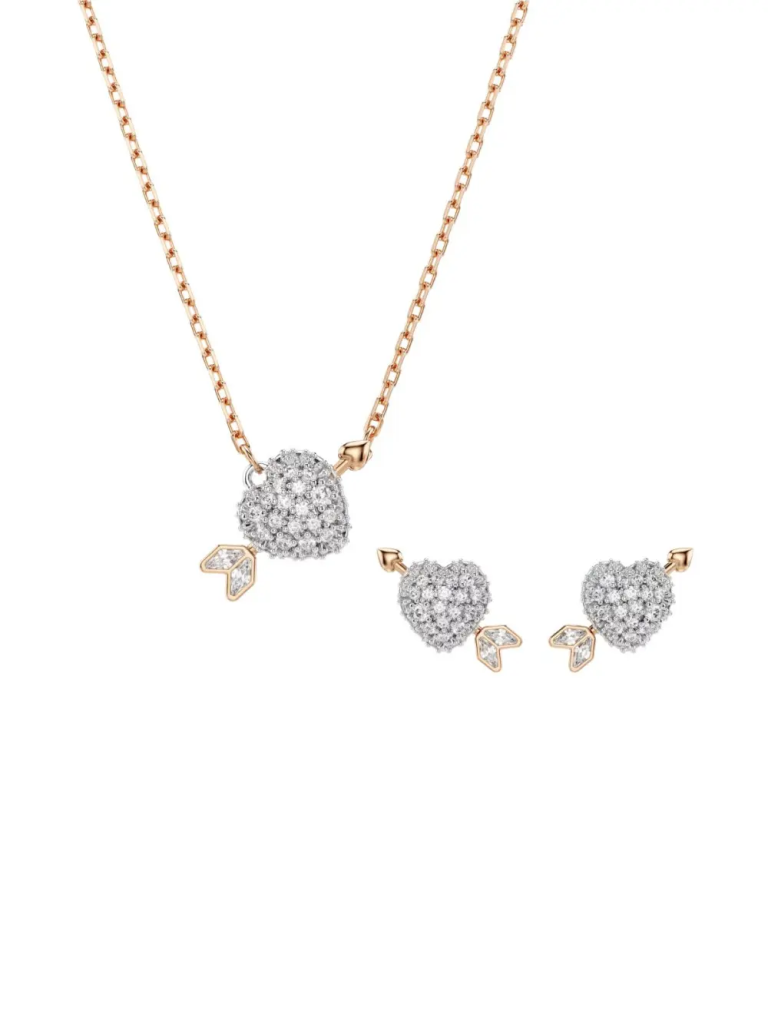 Thay lời yêu qua quà tặng trang sức pha lê Swarovski tuyệt mỹ