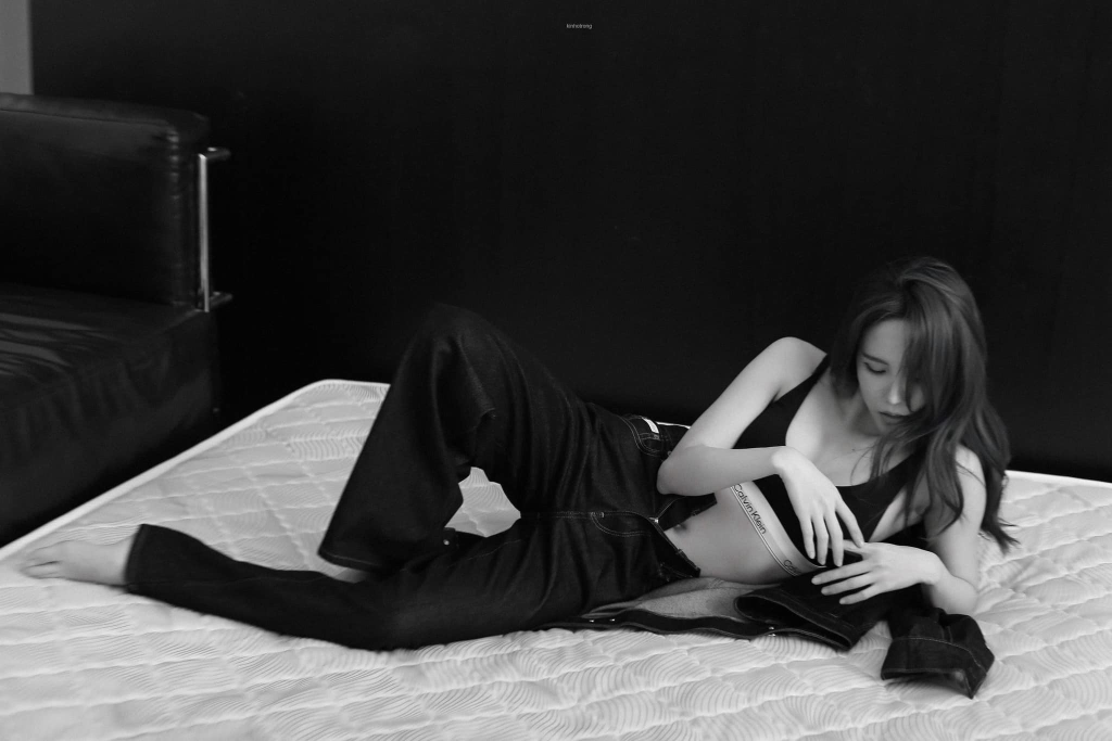 Ca sĩ Thiều Bảo Trâm lan tỏa sức hút khó cưỡng trong bản phối nội y Calvin Klein