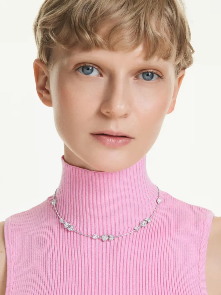 Thay lời yêu qua quà tặng trang sức pha lê Swarovski tuyệt mỹ