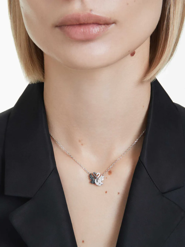 Các mẫu dây chuyền thiên nga Swarovski chính hãng đẹp, đáng sở hữu