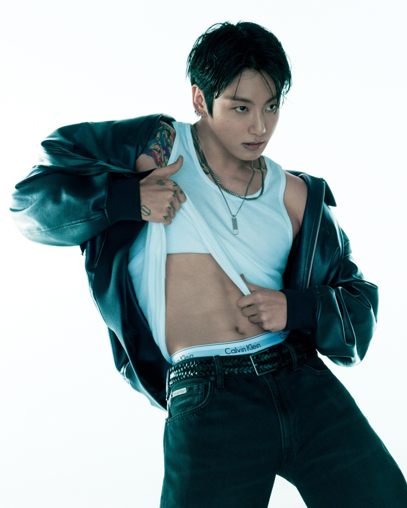 Jung Kook (BTS) quyến rũ "đốt mắt" trong lần trở lại cùng Calvin Klein Spring 2026