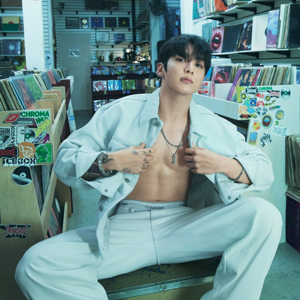 Jung Kook (BTS) quyến rũ "đốt mắt" trong lần trở lại cùng Calvin Klein Spring 2026