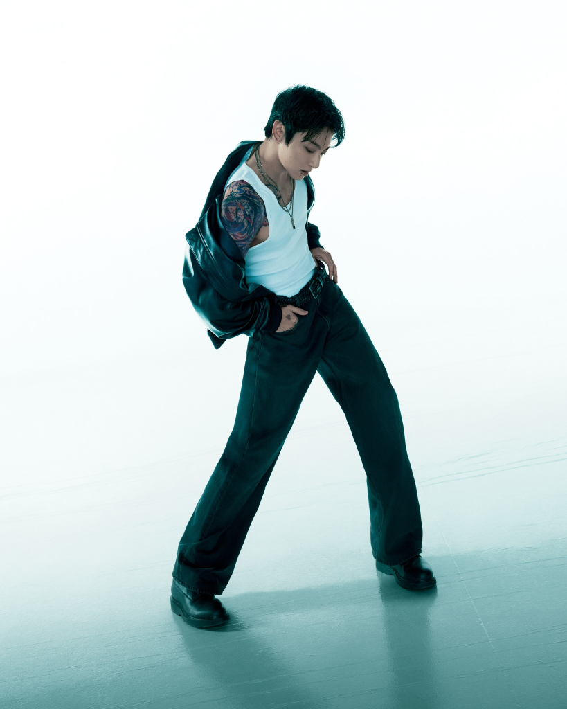 Jung Kook (BTS) quyến rũ "đốt mắt" trong lần trở lại cùng Calvin Klein Spring 2026