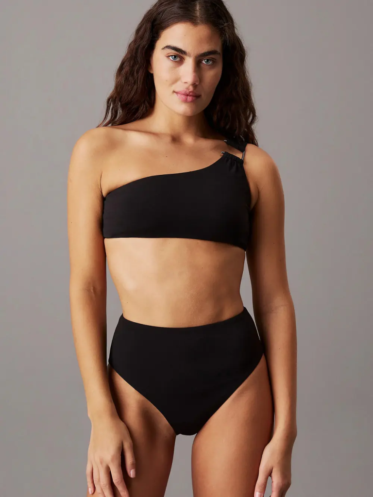 Gợi ý 20+ mẫu bikini đẹp, tôn dáng cho chuyến du lịch biển hè 2026