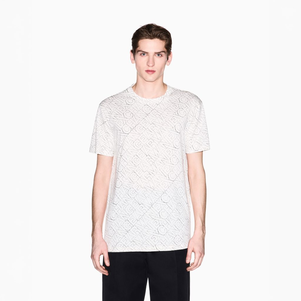 ARMANI EXCHANGE APRIL TREATS: TẶNG BỘ TÚI DU LỊCH VÀ ĐÈN SELFIE CAO CẤP