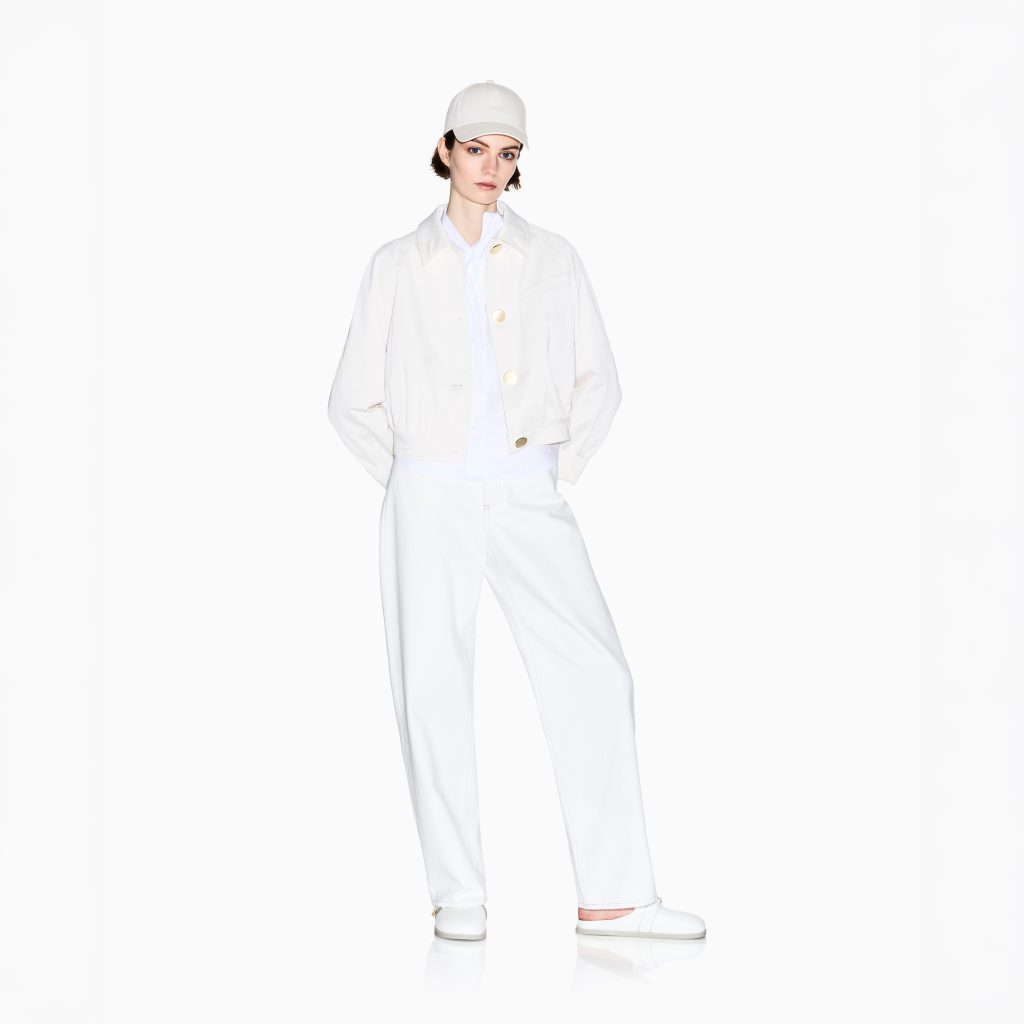 ARMANI EXCHANGE APRIL TREATS: TẶNG BỘ TÚI DU LỊCH VÀ ĐÈN SELFIE CAO CẤP