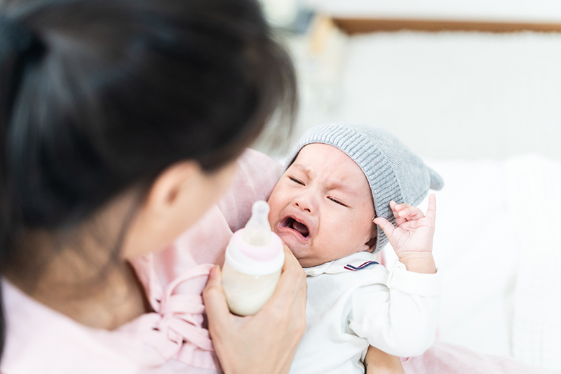 Bé không chịu bú bình? Bật mí tuyệt chiêu cho mẹ