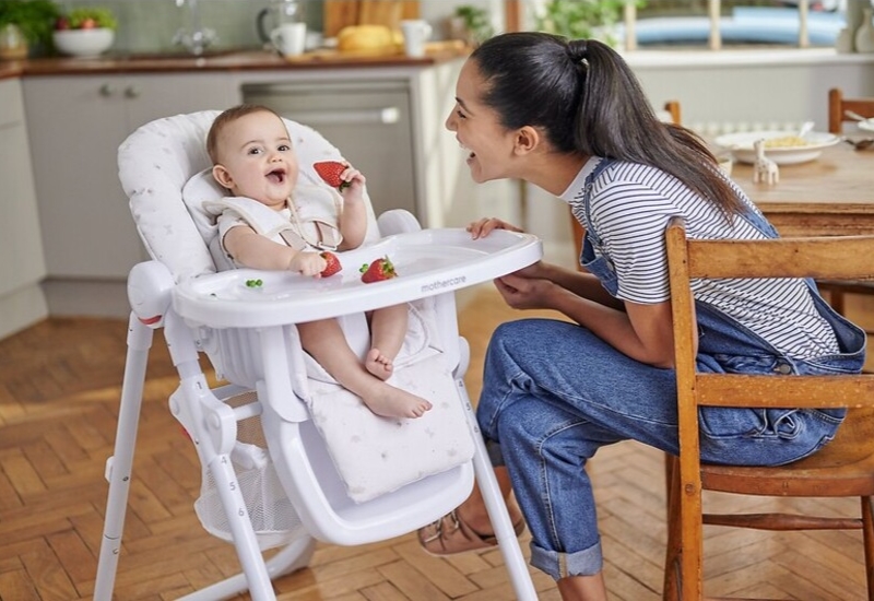 Ghế ngồi cho bé ăn dặm