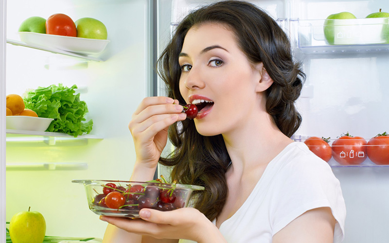 Ăn trái cây, rau tươi thay vì các thực phẩm chứa nhiều đường, tinh bột