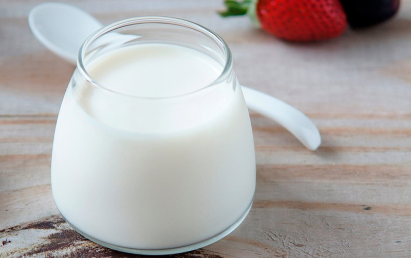 Sữa chua hỗ trợ can xi, Vi-Ta-Min D quan trọng mang đến u sau sinh